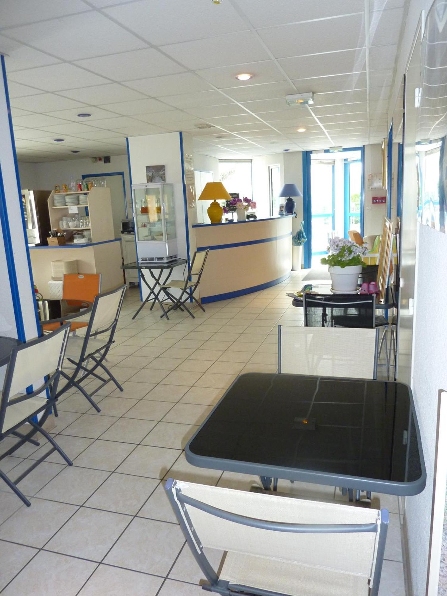 Lac'Hotel France Montreal La Cluse Экстерьер фото